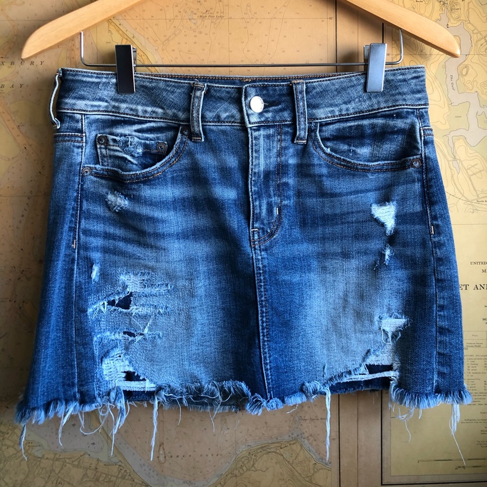 American eagle distressed denim skirt